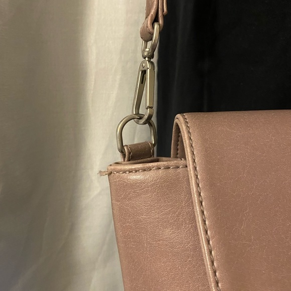 Matt & Nat Crossbody Shoulder Bag - Vegan Leather - Picture 4 of 8